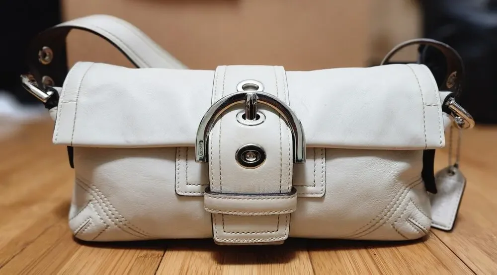 COACH 8A05 Vintage Soho Shoulder Bag White Leather Silver Casual Snap Pre-Owned
